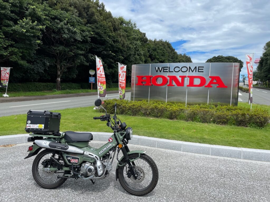 ホンダ熊本工場の看板前の記念撮影がちょっと便利になった話│モトライドツアーズ Moto Ride Tours